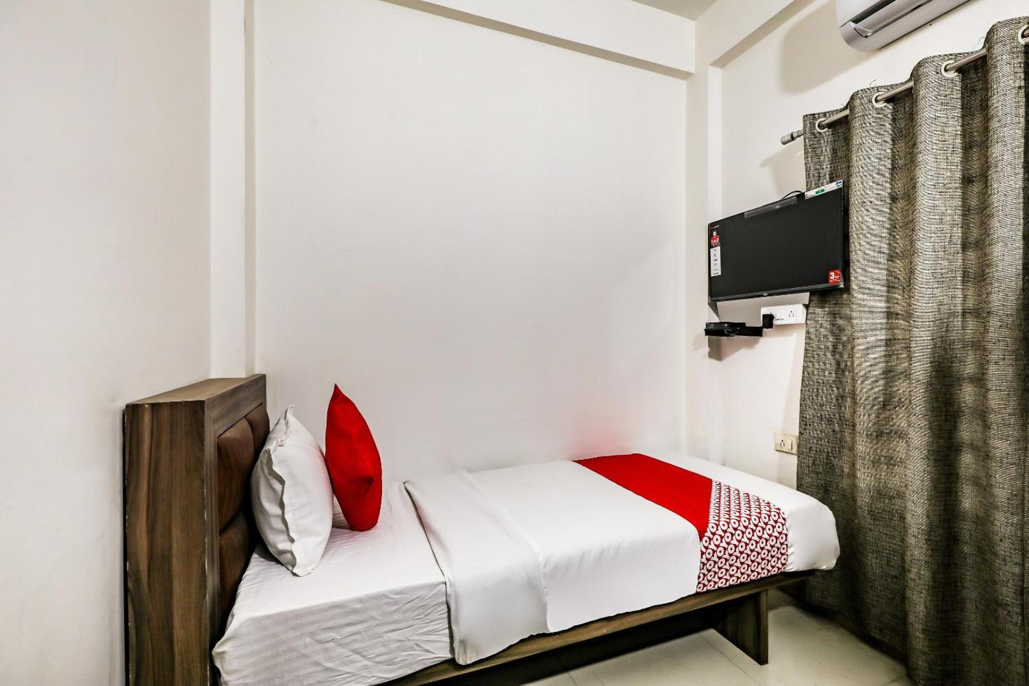 FabExpress Sugar Cube Hotell Samarda Kaliāsot Exteriör bild