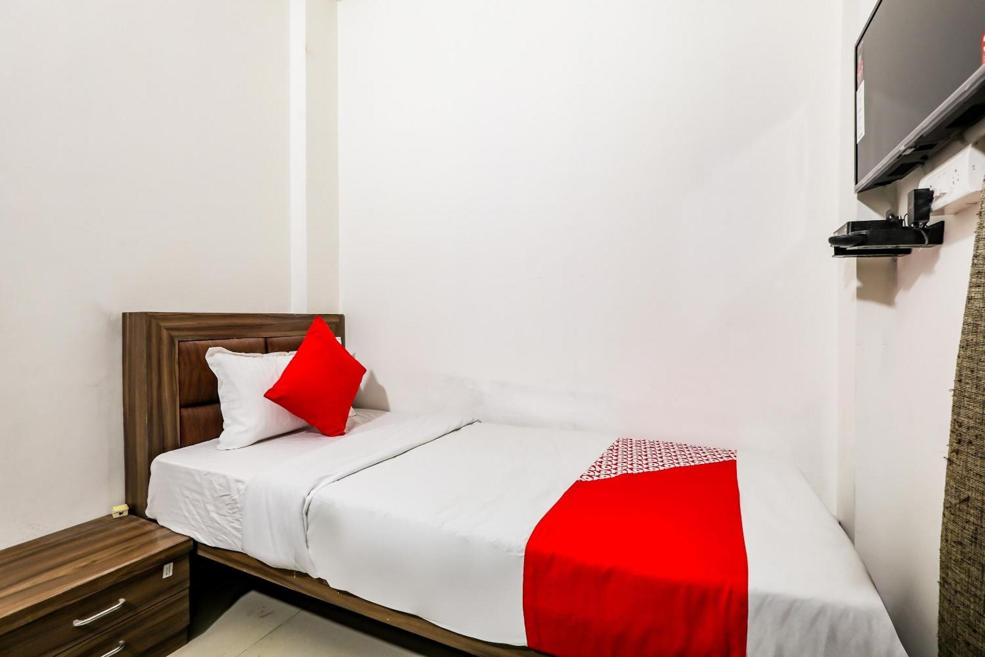 FabExpress Sugar Cube Hotell Samarda Kaliāsot Exteriör bild
