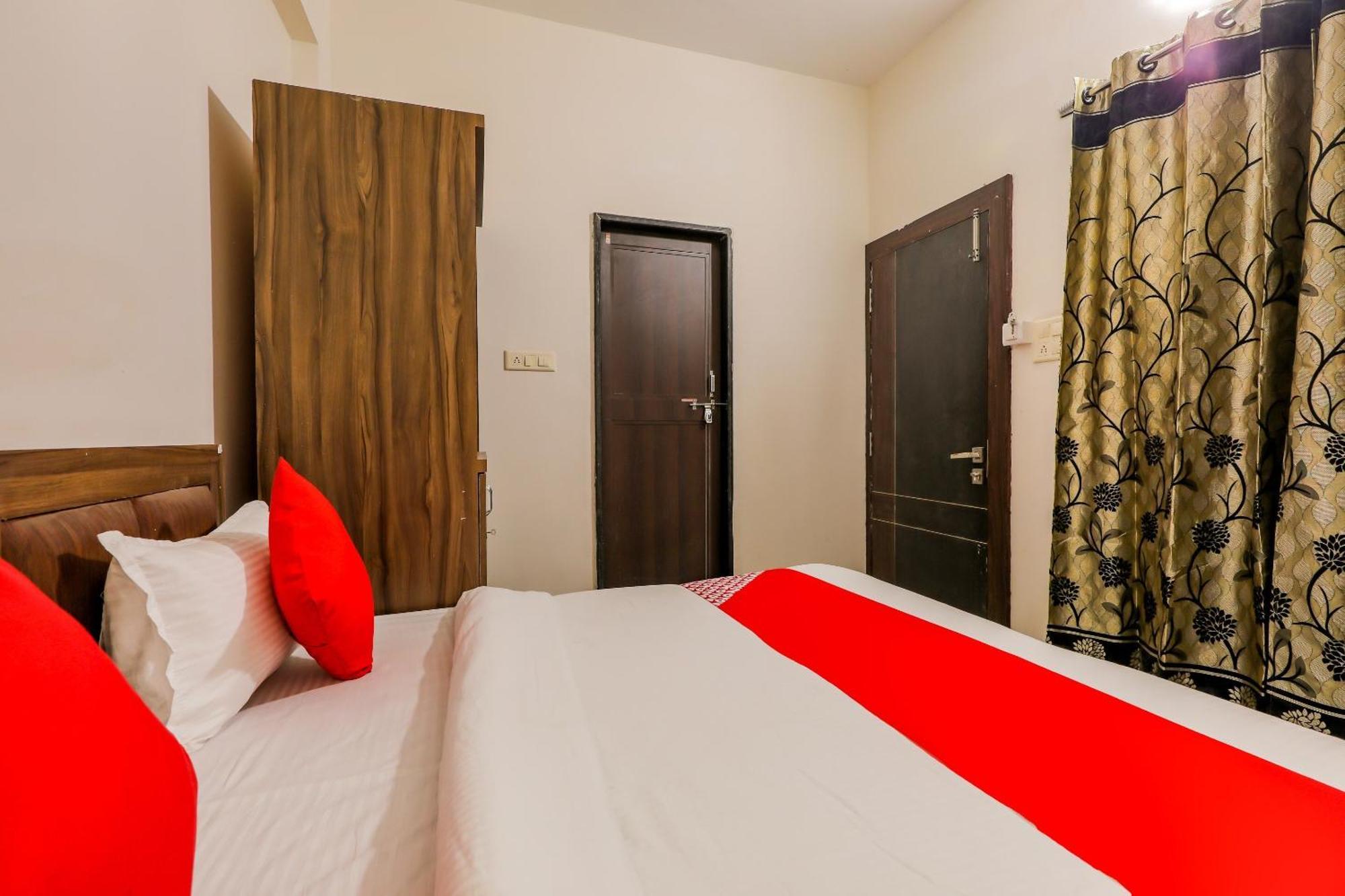 FabExpress Sugar Cube Hotell Samarda Kaliāsot Exteriör bild