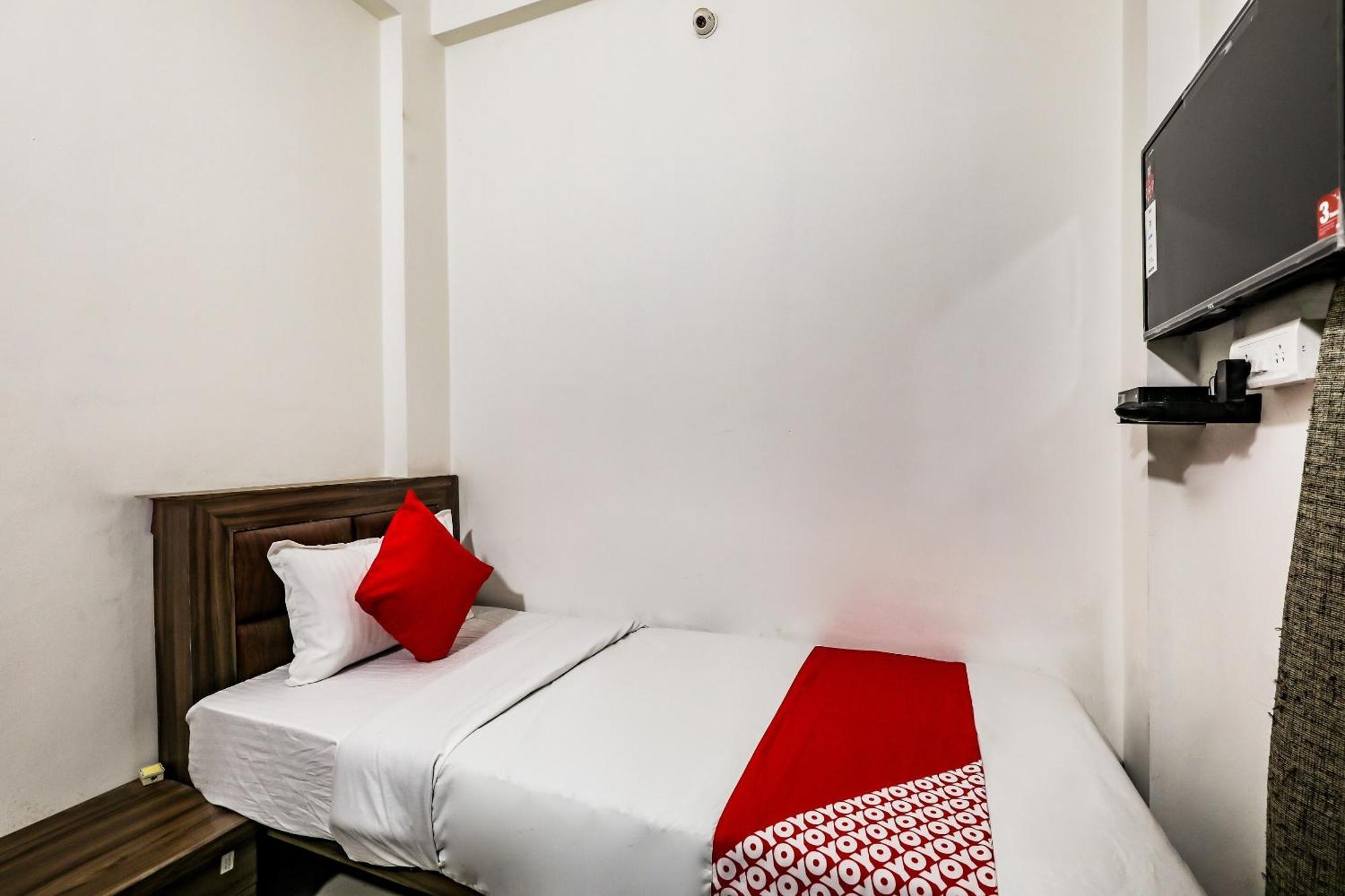 FabExpress Sugar Cube Hotell Samarda Kaliāsot Exteriör bild
